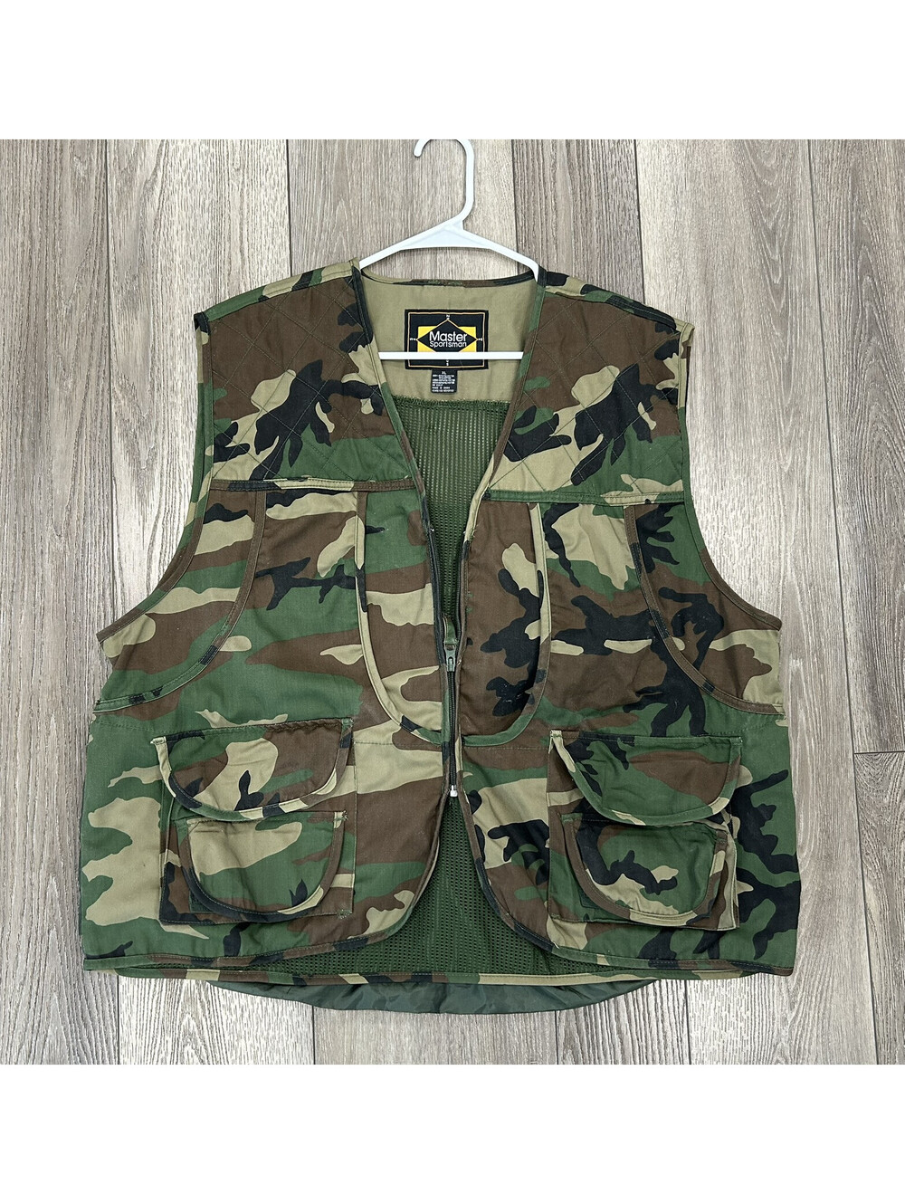 MASTER SPORTSMAN camo vest size Xtra-large . Hunting / Trap Vest